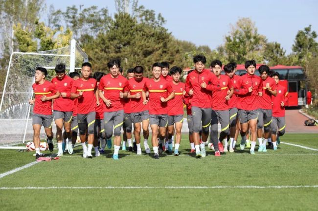 战报欧联-罗马3-0大胜谢里夫小组第二进16强附加赛北京时间12月15日凌晨1时45分，欧联杯小组赛G组第6轮，罗马主场迎战谢里夫。